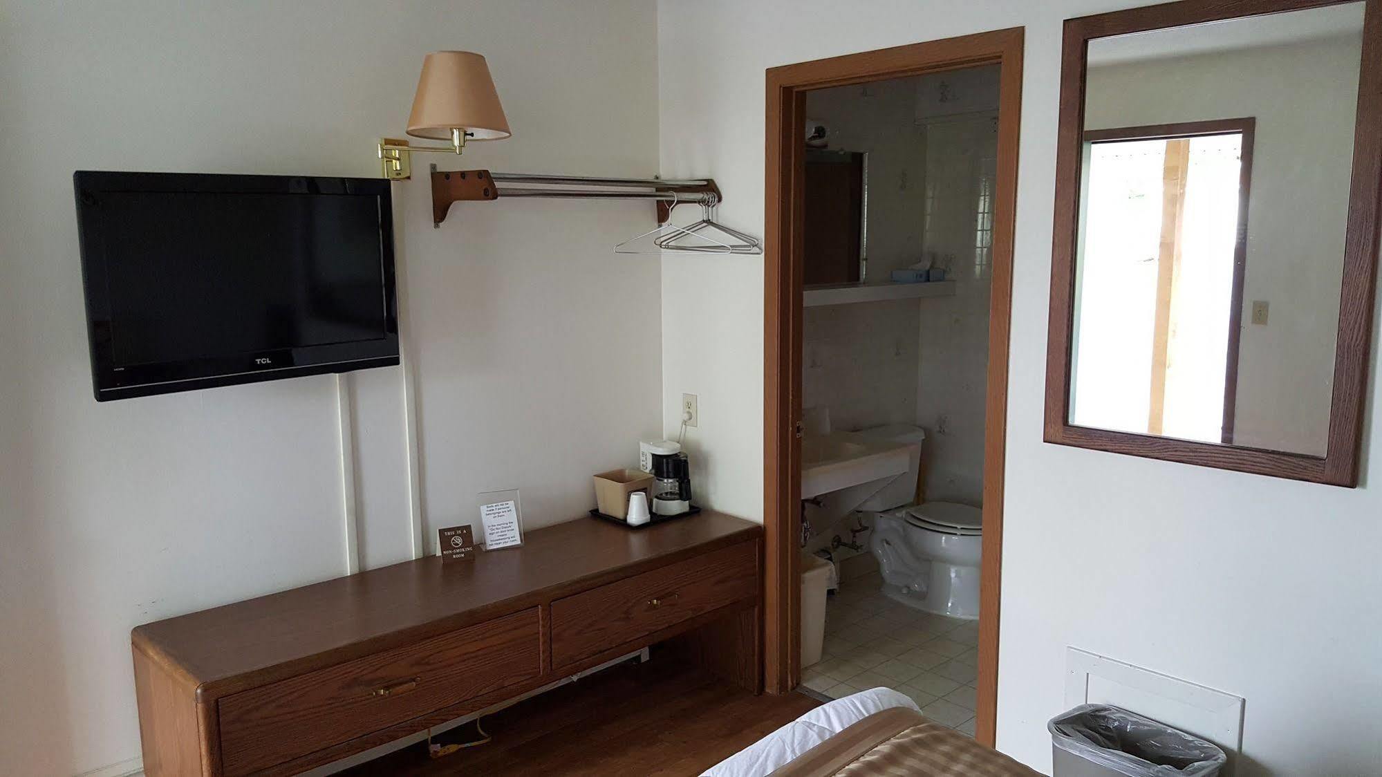 Budget Host Inn デトロイト・レイクス エクステリア 写真